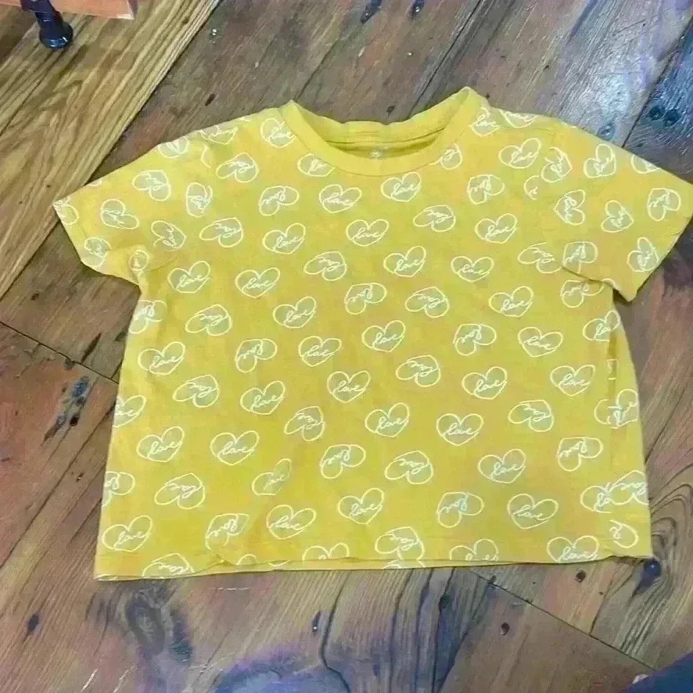 Primary Crew Neck Cropped Oversized mustard yellow Love with hearts t-shirt M